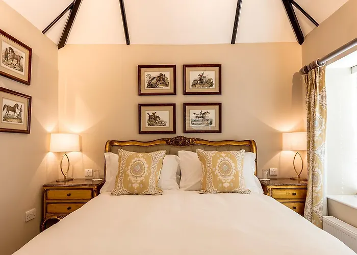 Cowdray Lodge
