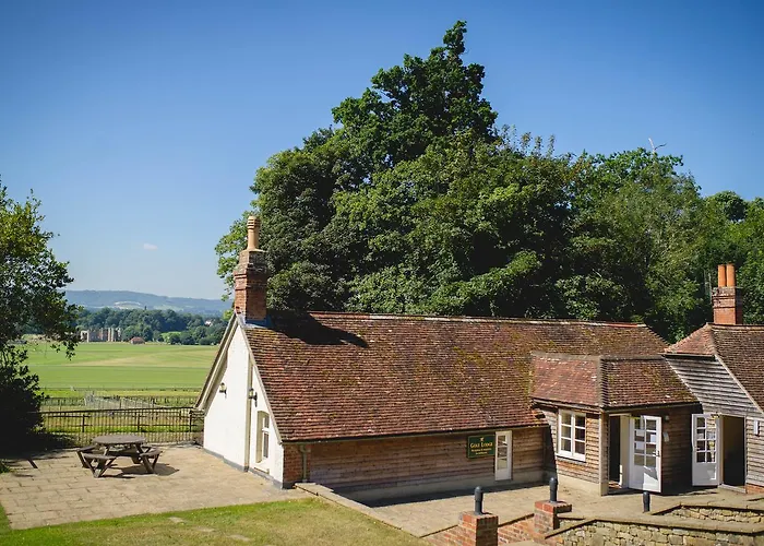 Cowdray Lodge
